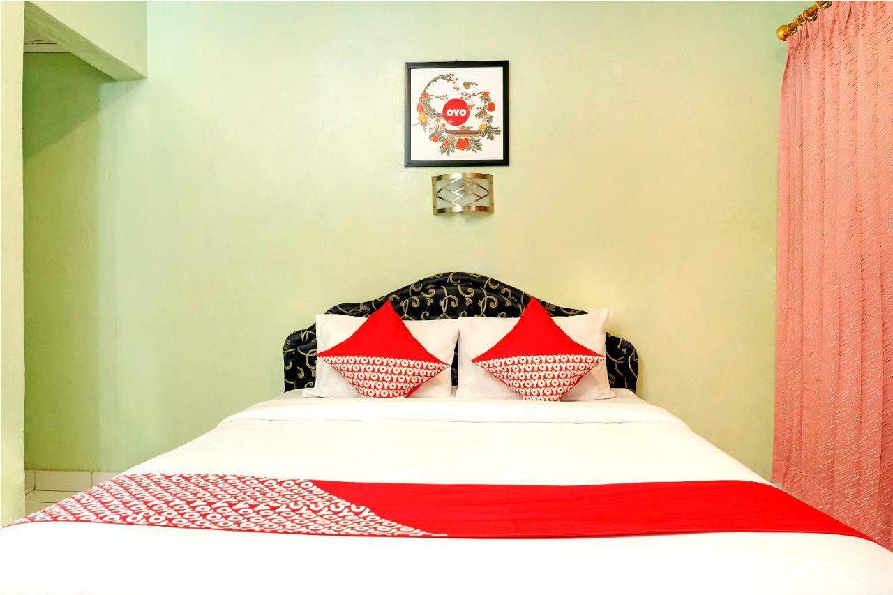 Oyo 585 Hotel Perwita Sari Yogyakarta Exterior foto